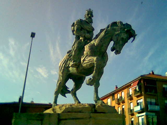 Estatua de Alfonso VIII